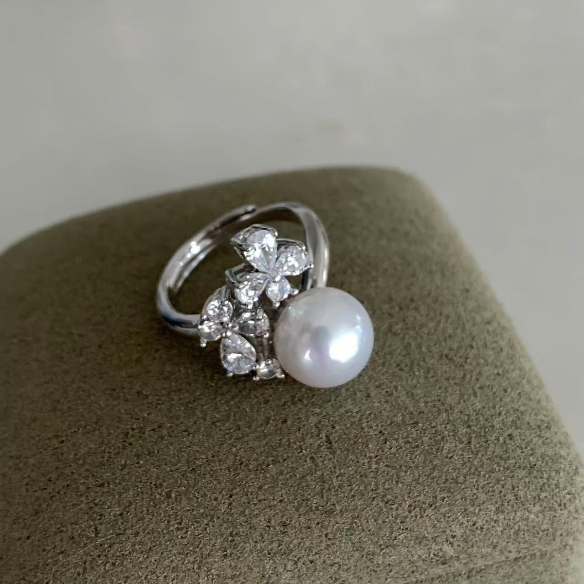 10-11mm Australian South Sea Pearl Blossom Ring