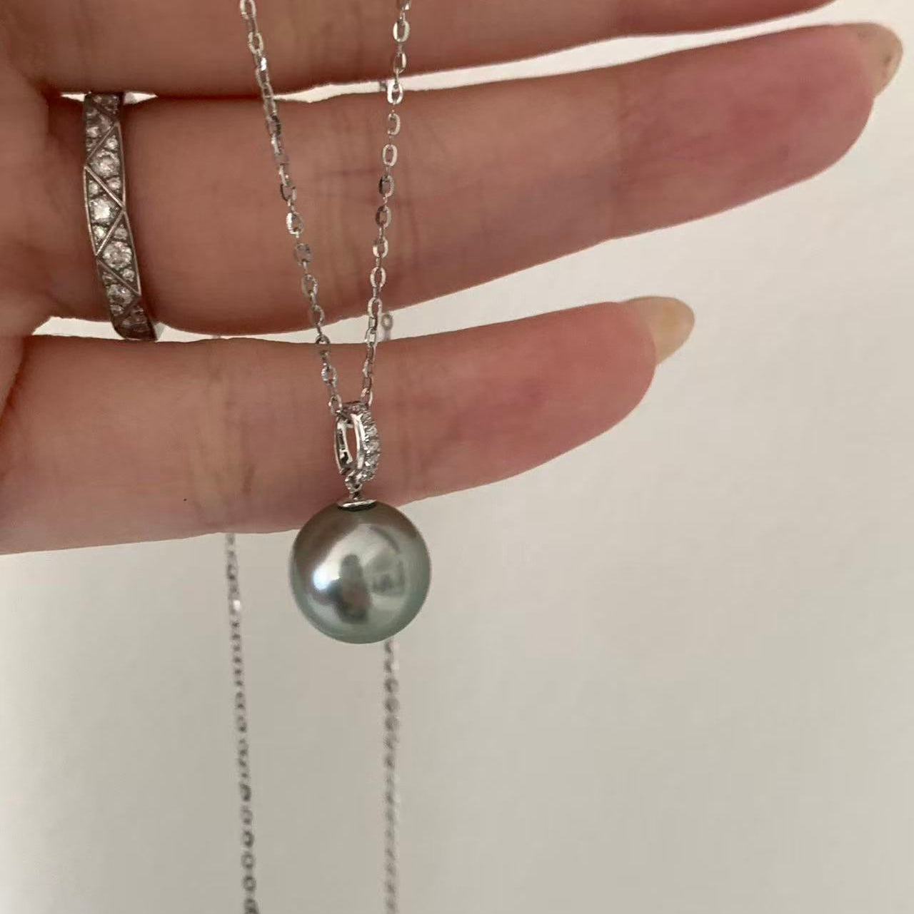 11mm 18K Gold Light Green Tahitian Pearl Necklace