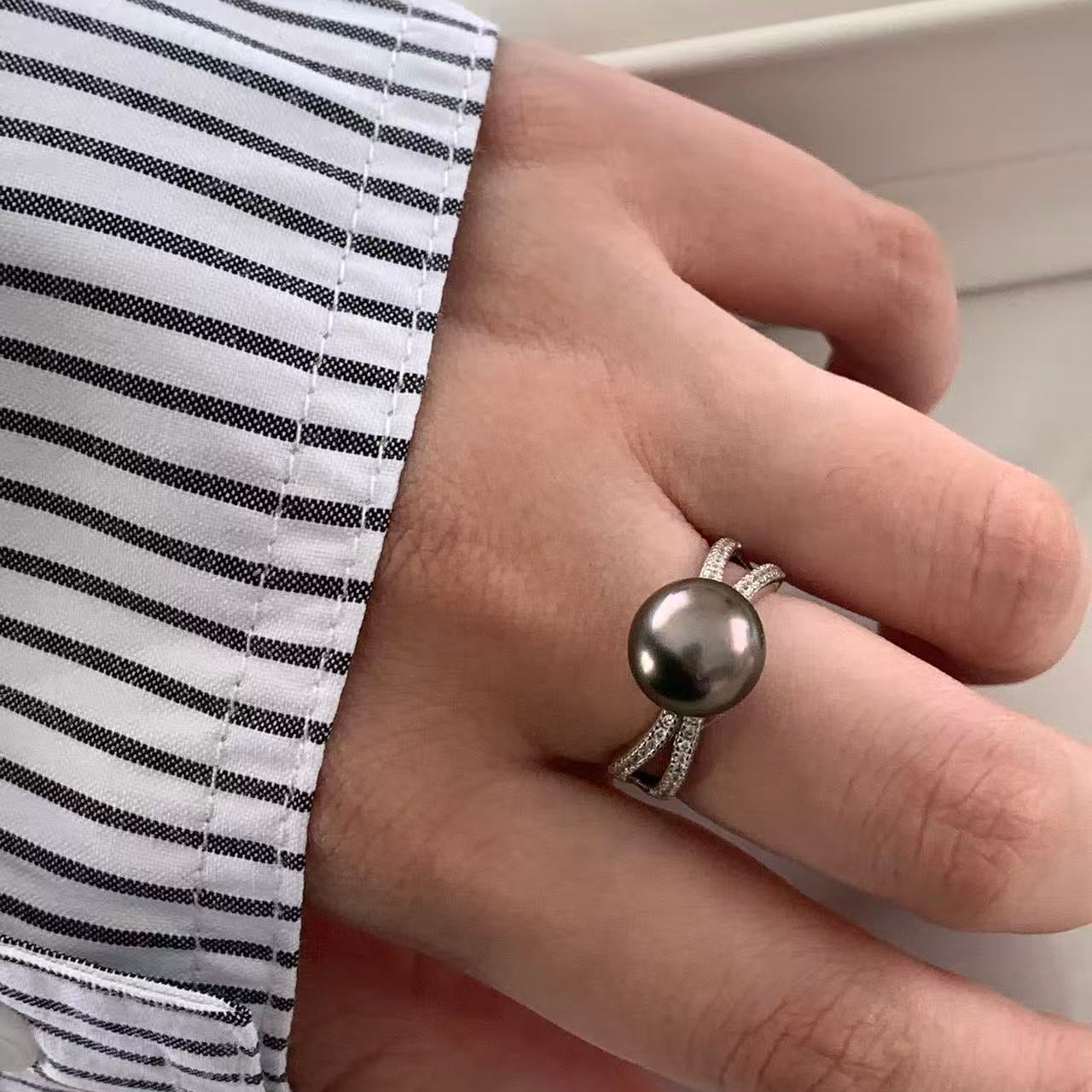 9-10mm Minimalist Streamline Tahitian Pearl Ring
