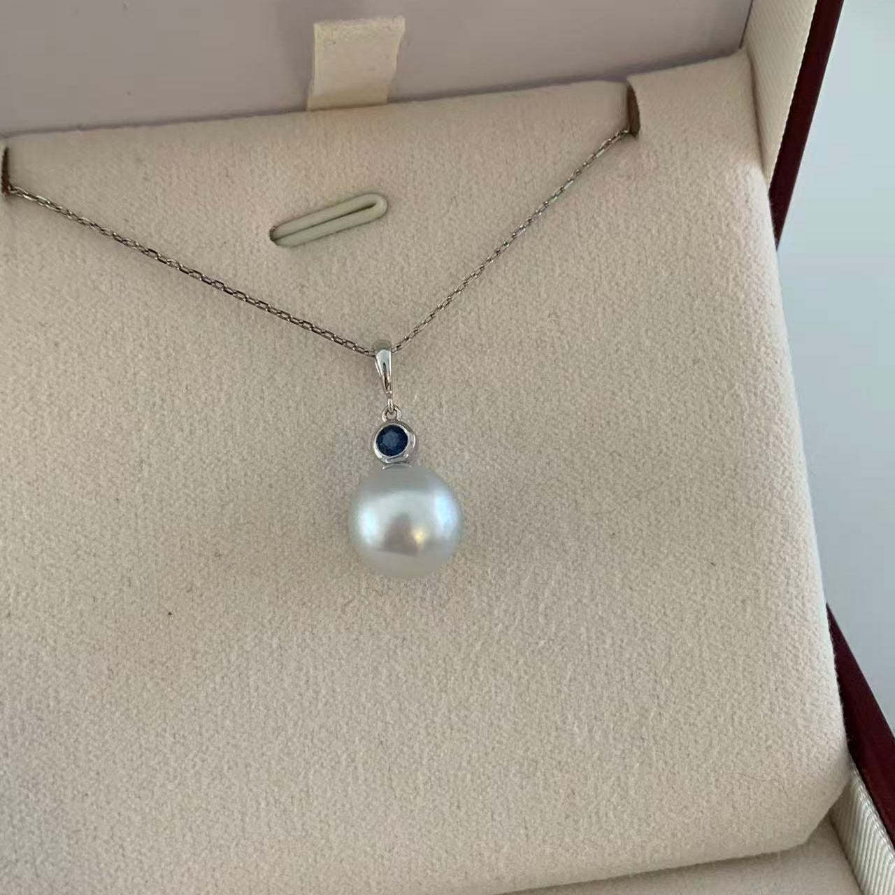 18K Gold Sapphire Australian South Sea Pearl Necklace