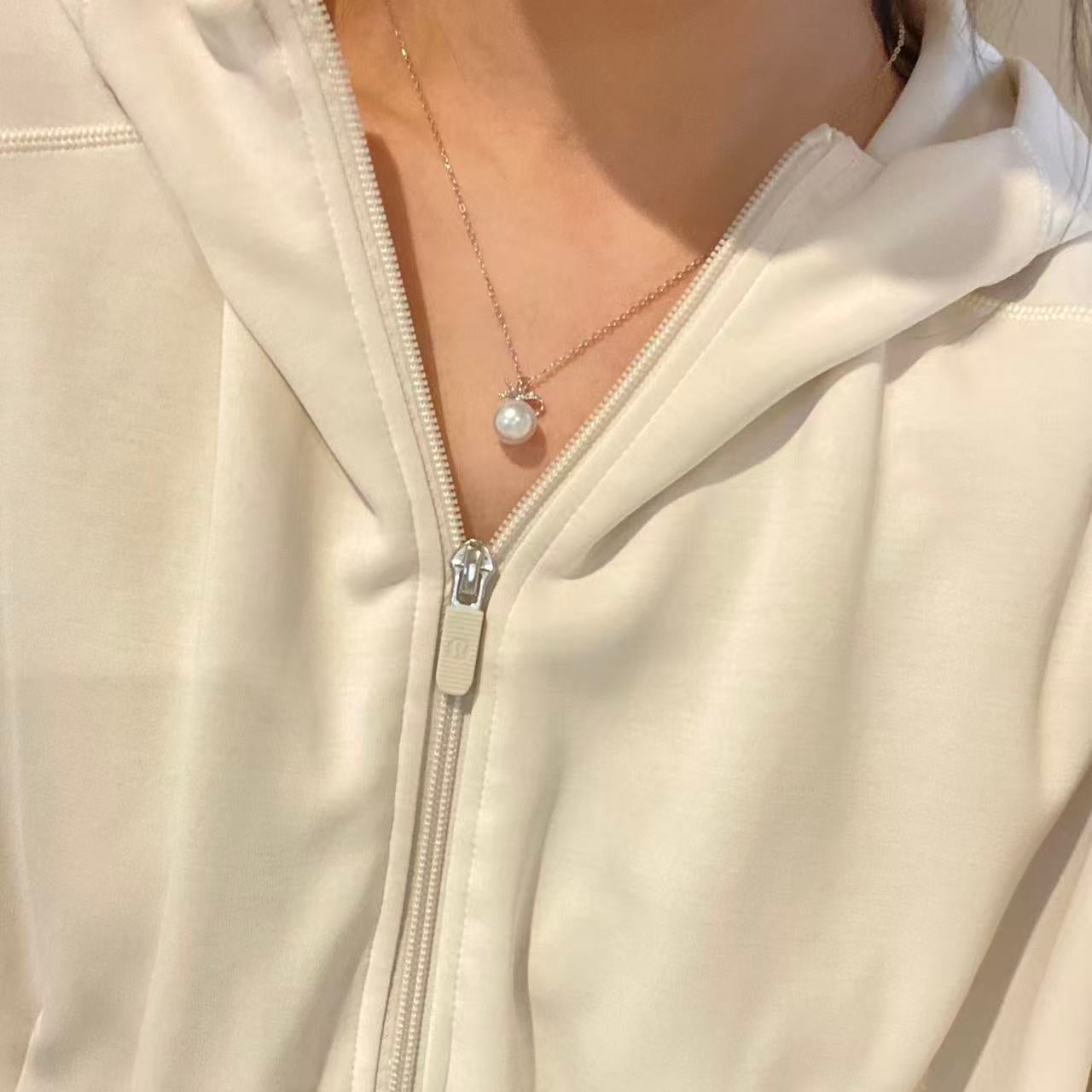 18K Gold Bow Australian South Sea Pearl Necklace