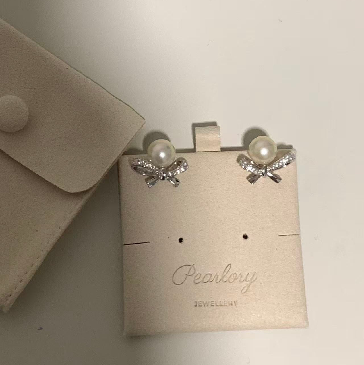 9-10mm Cream Gold Bow Freshwater Pearl Stud Earrings