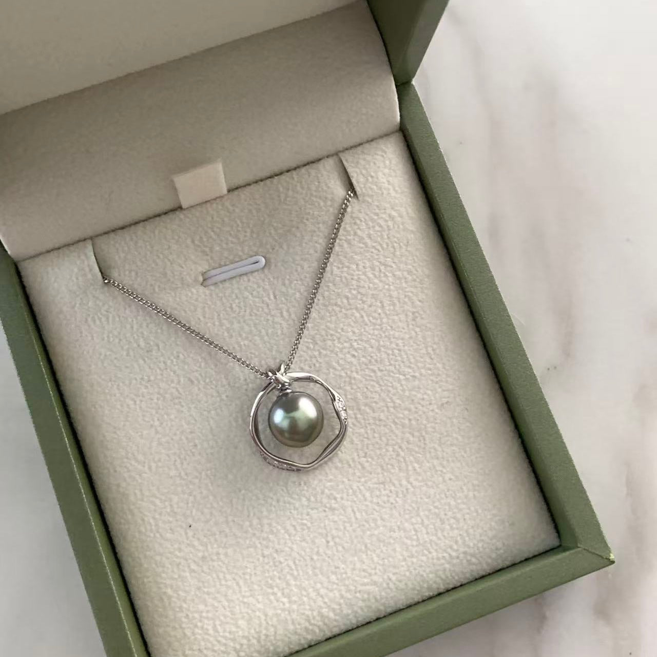 Interlocking Circle Tahitian Pearl Necklace