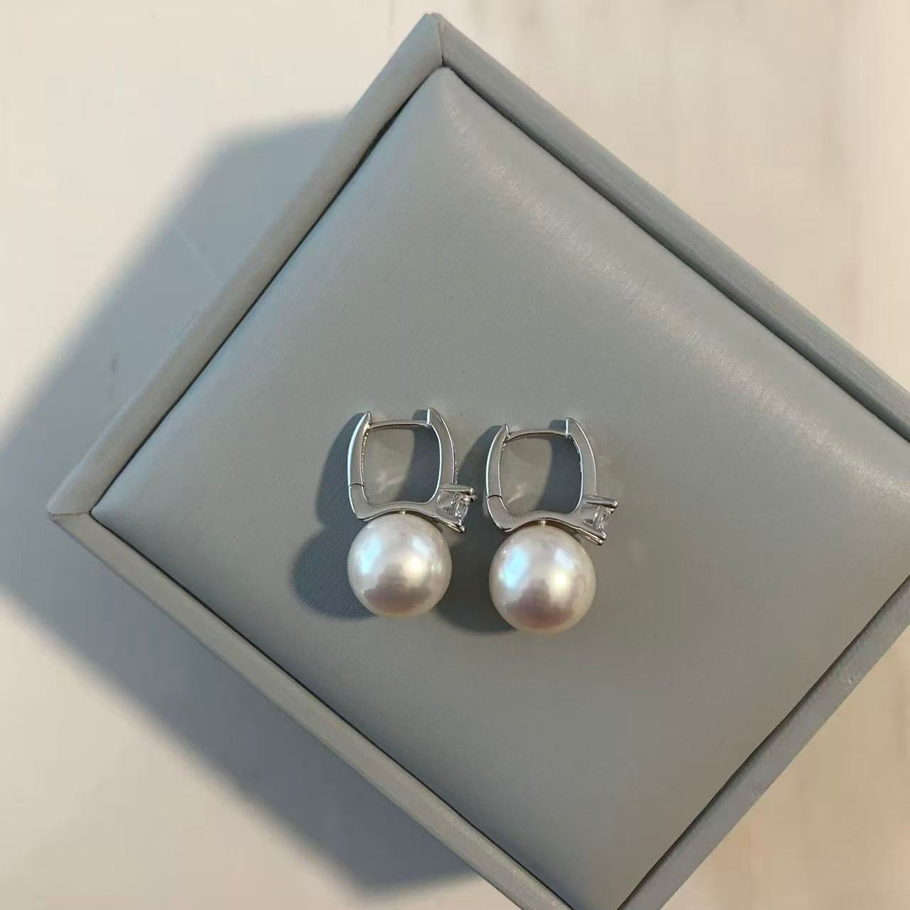10-11mm Freshwater Pearl Aurora Ear Cuffs