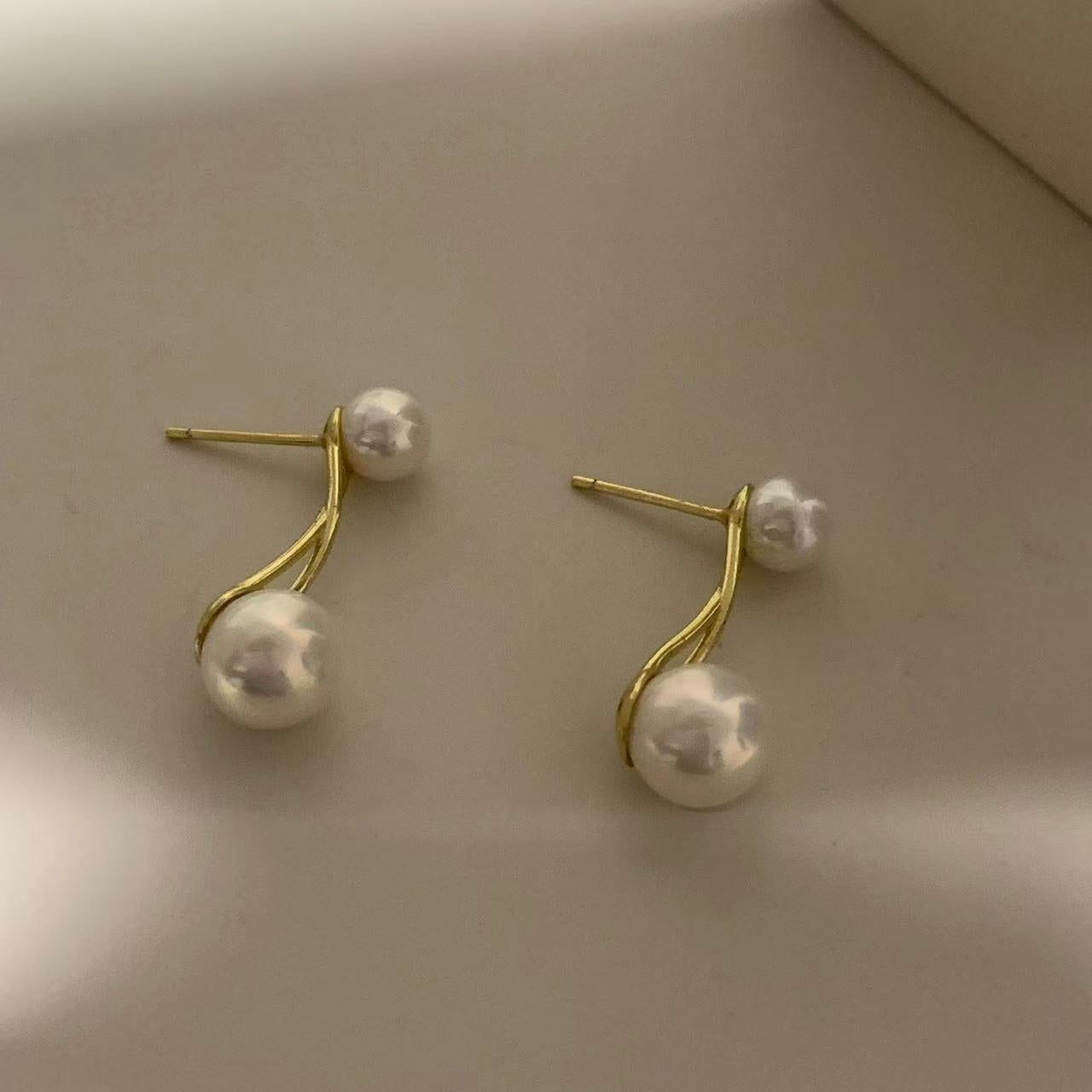 Cross-over Freshwater Pearl Earrings FESG0687