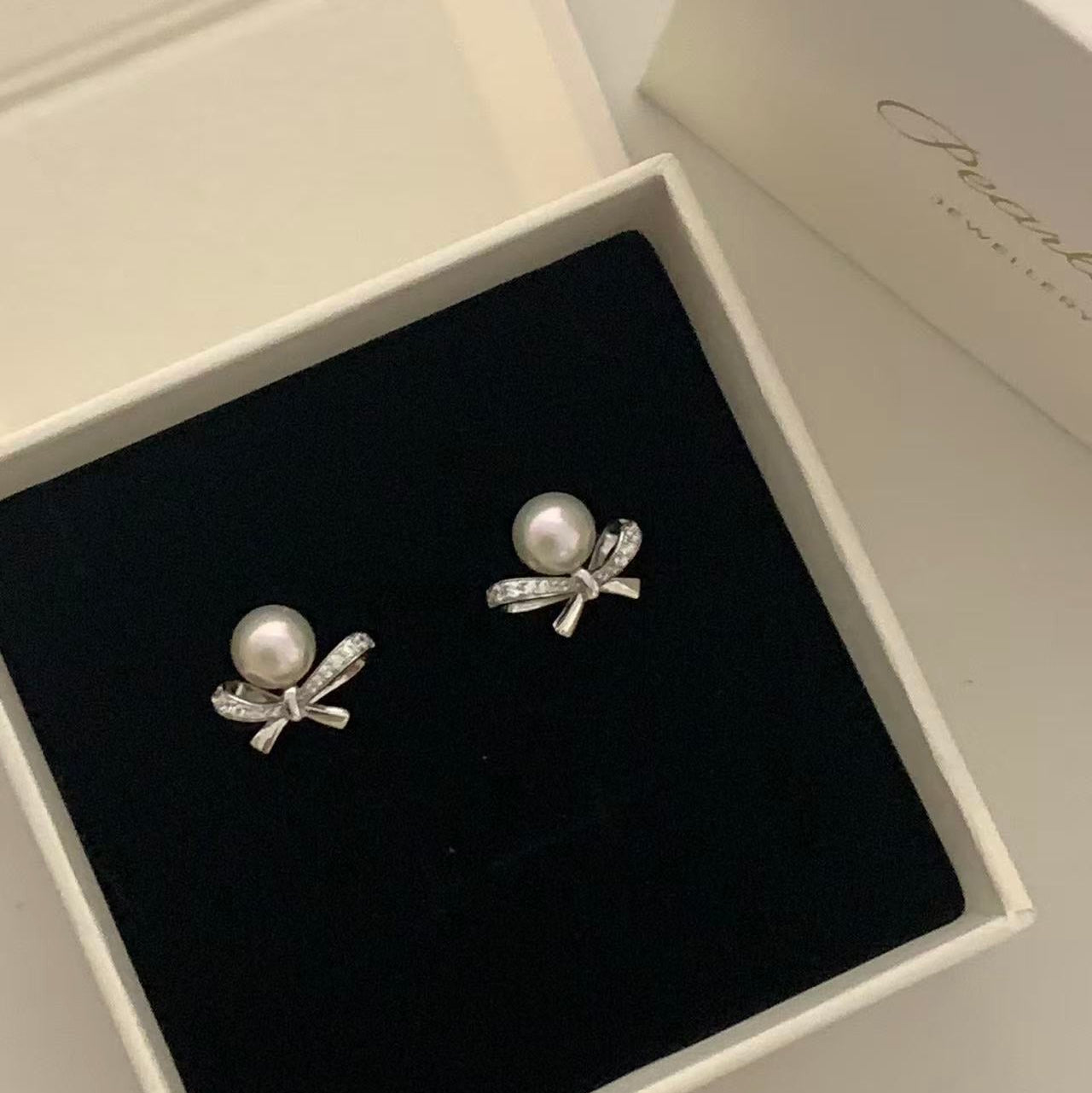 9-10mm Cream Gold Bow Freshwater Pearl Stud Earrings