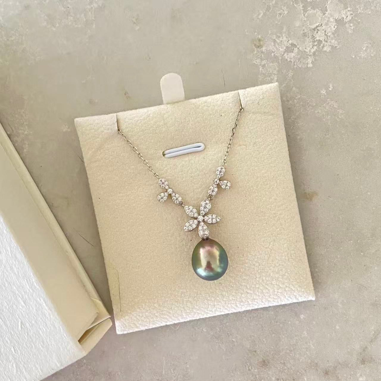 11-13mm Triple-Flower Tahitian Pearl Necklace TNS1113