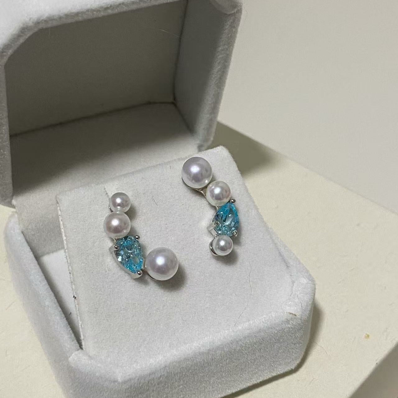 Aquamarine Glow Ombre Freshwater Pearl Studs FES4560