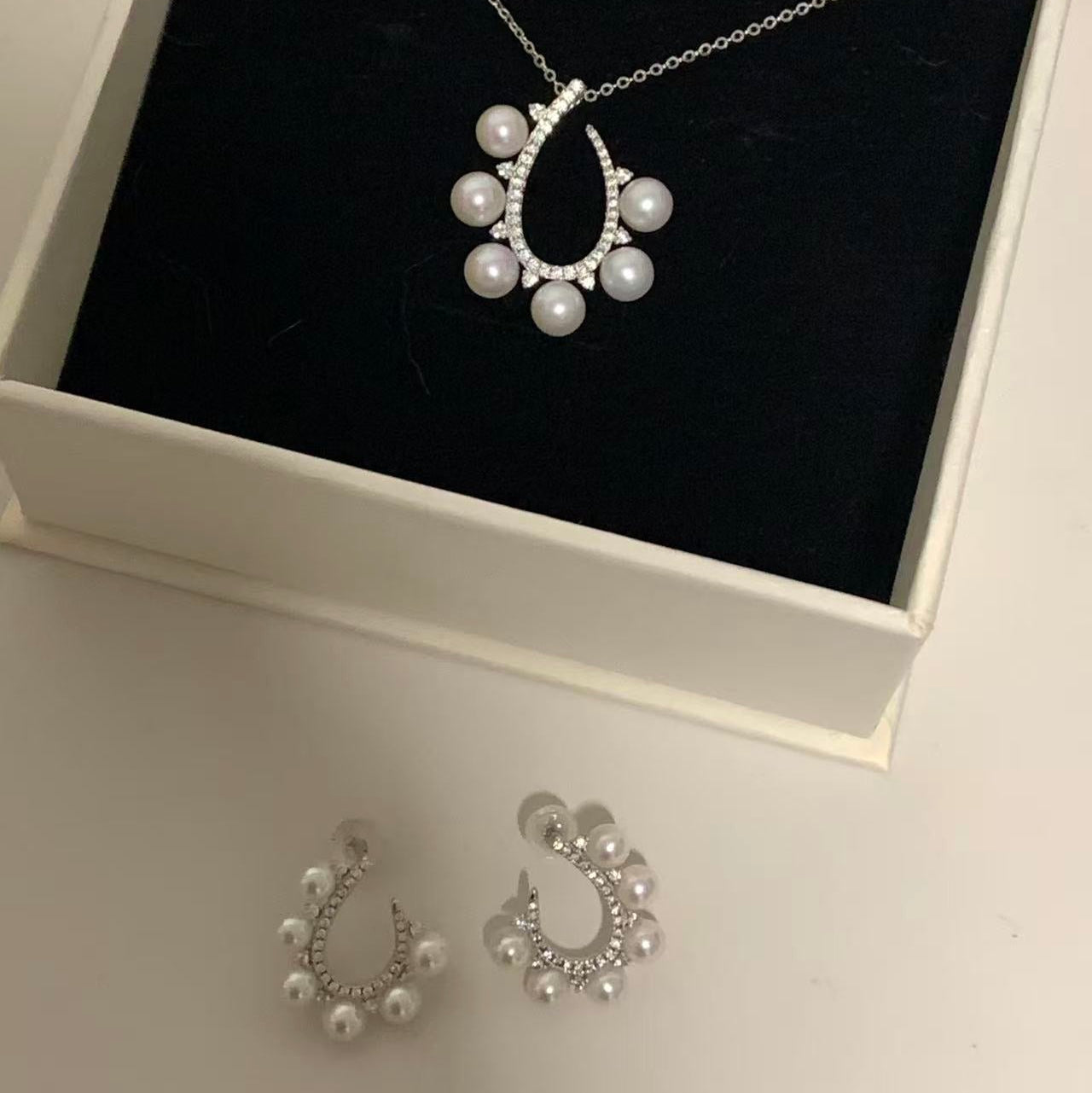 4.5-6mm Horseshoe Aurora Freshwater Pearl Sets FPPS012