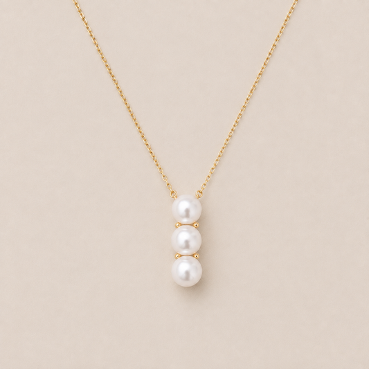 18K Gold Akoya Pearl & Diamond Pea Necklace