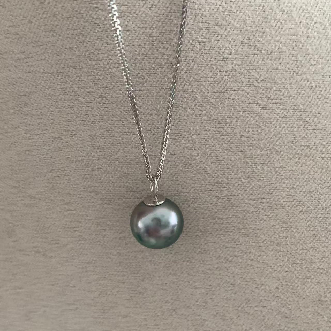 18K Gold Very Simple Tahitian Pearl Necklace