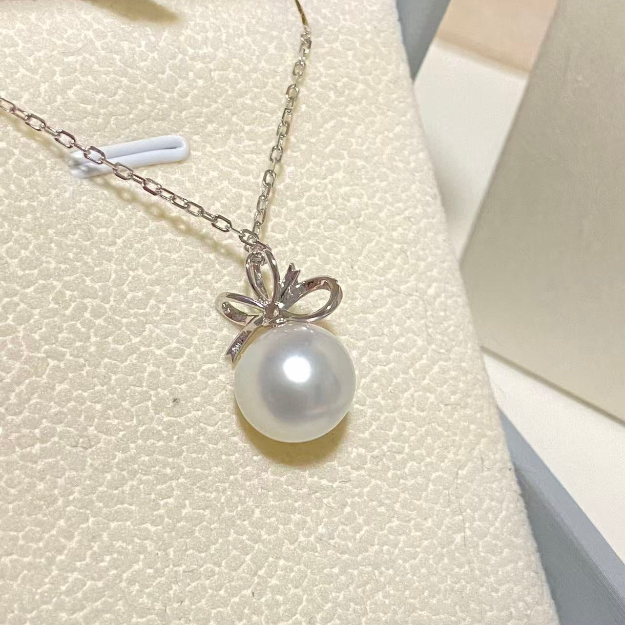 18K Gold Bow Australian South Sea Pearl Necklace