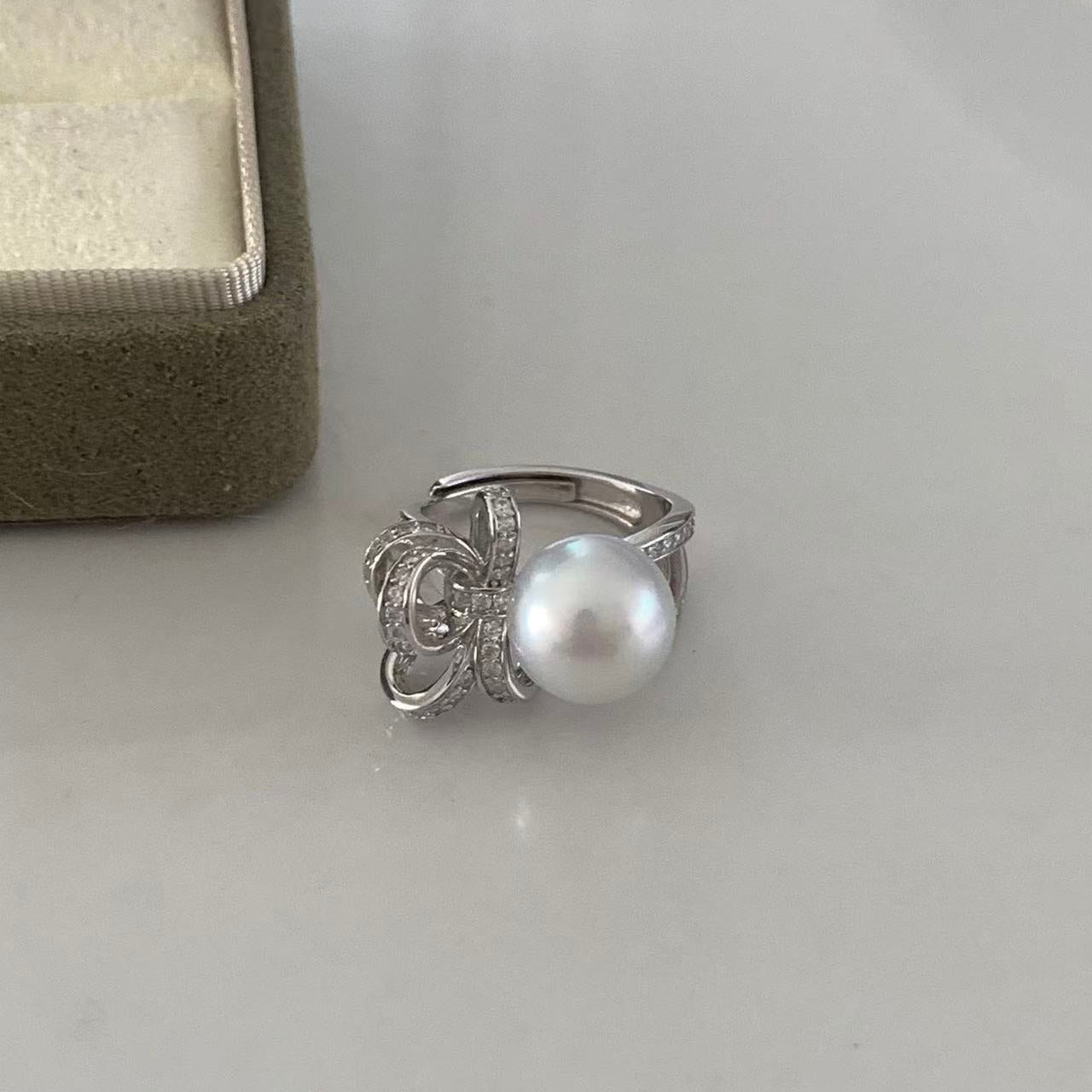 Australian South Sea Pearl Ribbon Ring