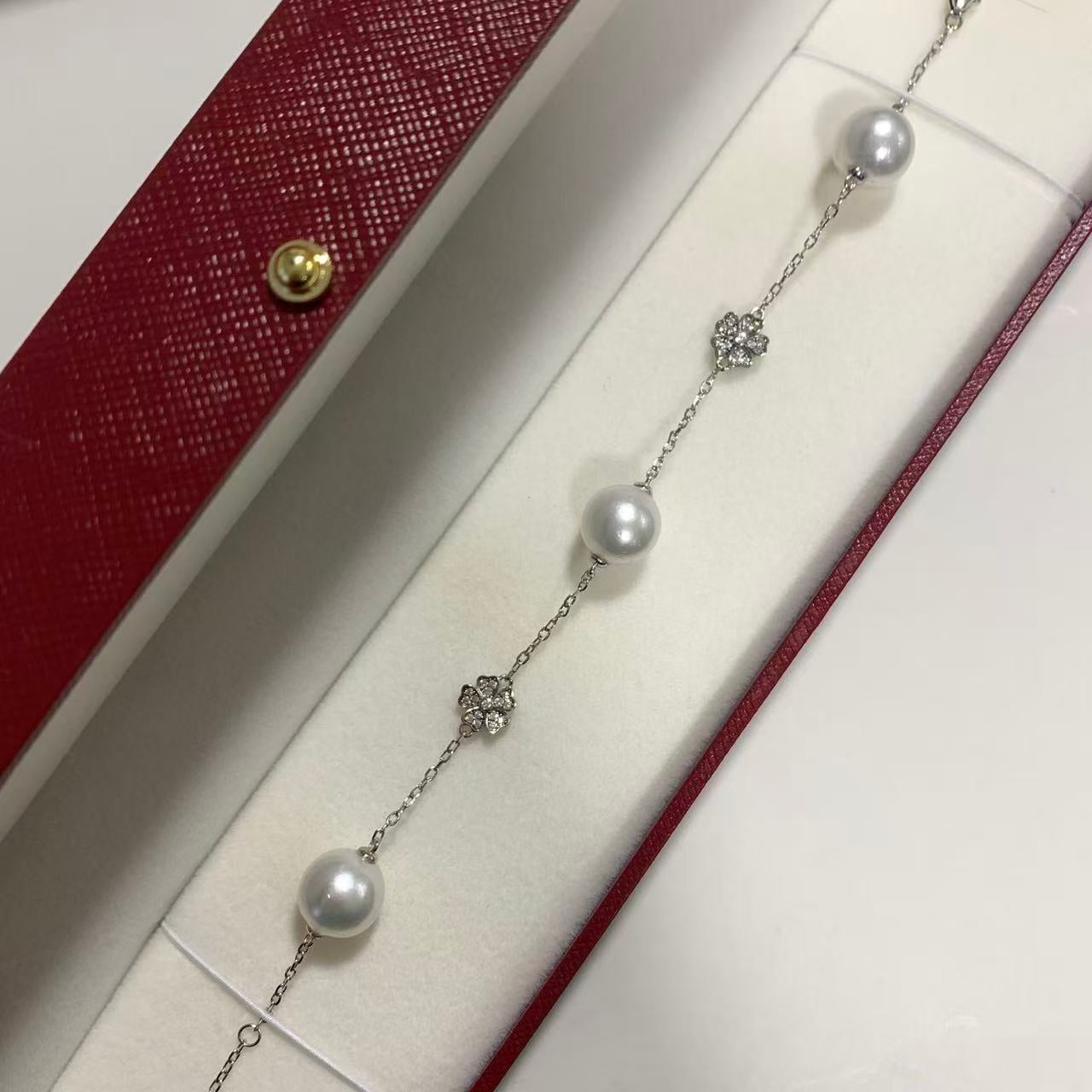 Australian South Sea Pearl Floral Three-Pearl Bracelet