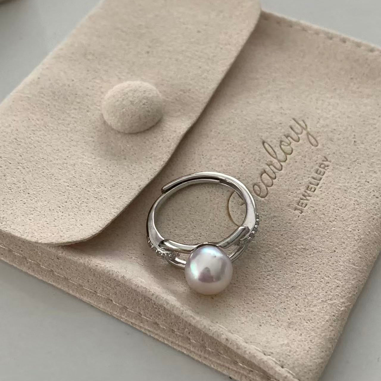 Aurora Paperclip Akoya Pearl Ring