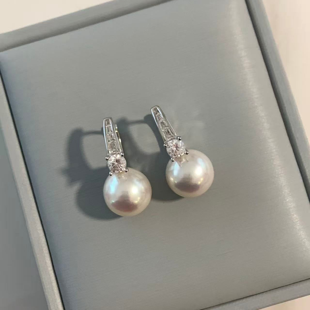 10-11mm Freshwater Pearl Aurora Ear Cuffs