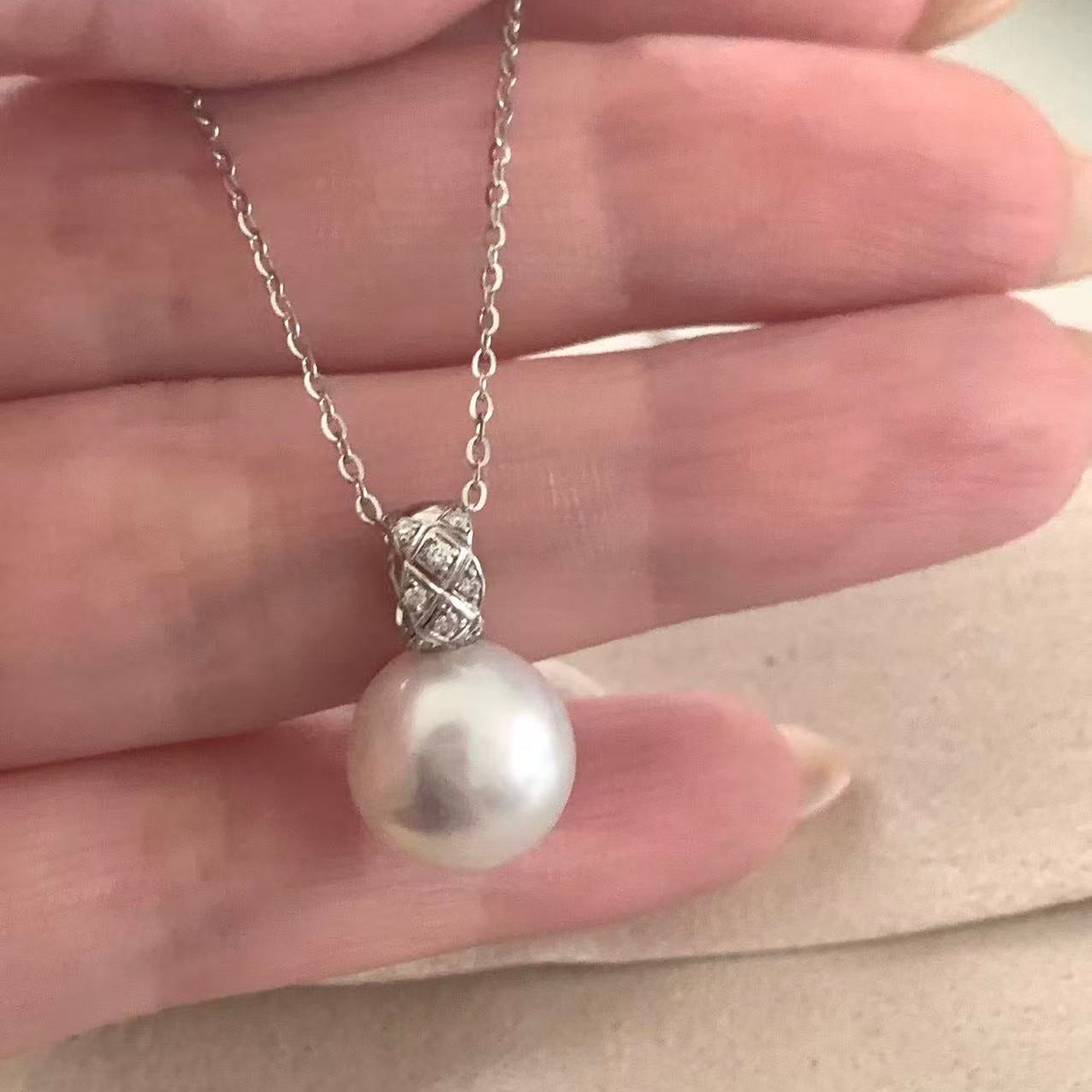 18K Gold Diamond Pattern Australian South Sea Necklace