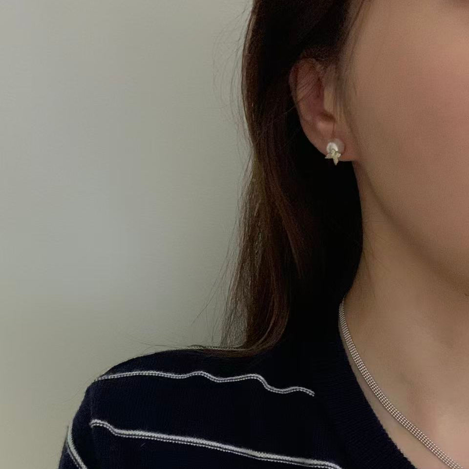 18K Gold Butterfly Akoya Pearl Stud Earrings