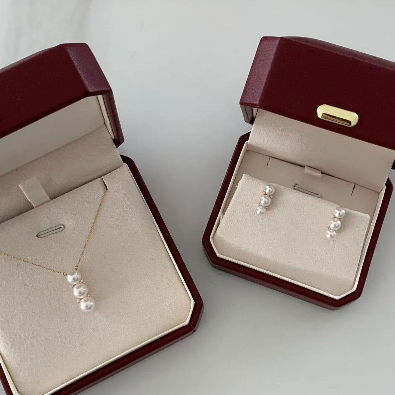 18K Gold Akoya Pearl & Diamond Pea Pearl Set APPS001