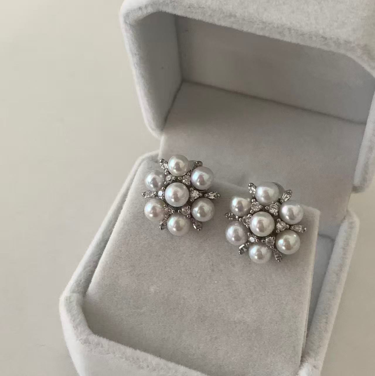 Edelweiss Freshwater Pearl Earrings