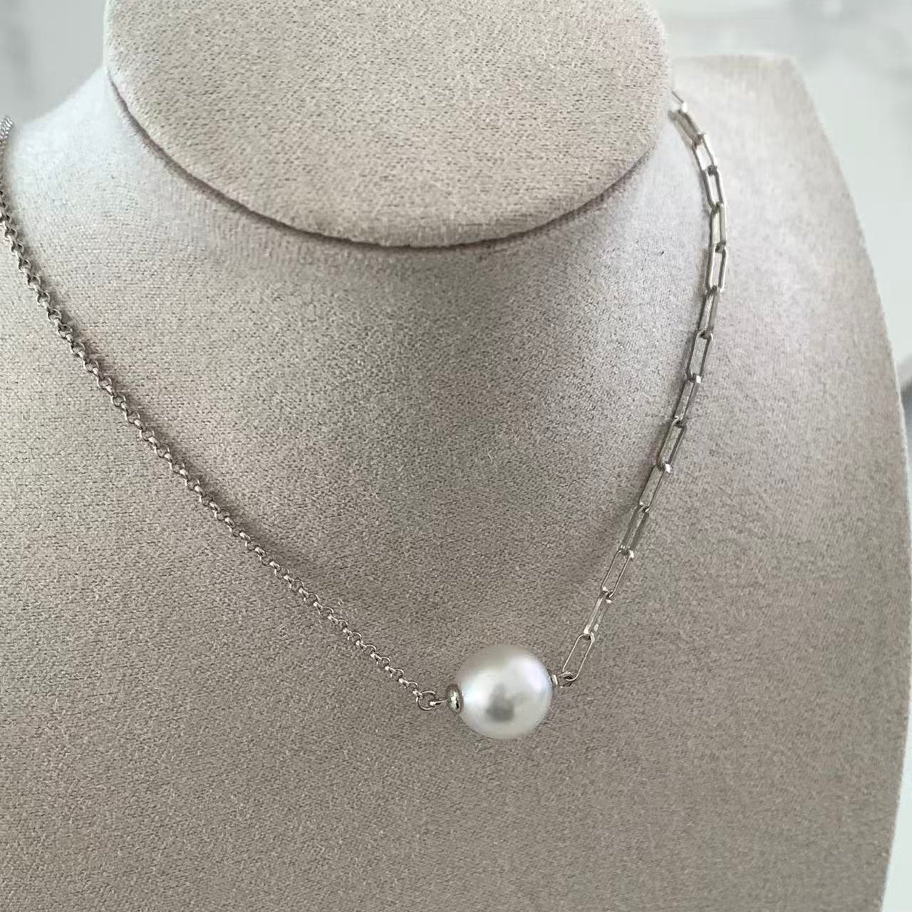 Modern Australian South Sea Pearl AB Chain