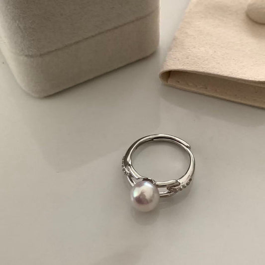 Aurora Paperclip Akoya Pearl Ring