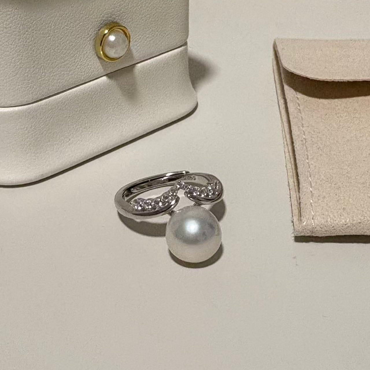 10mm Elegant V Freshwater Pearl Ring