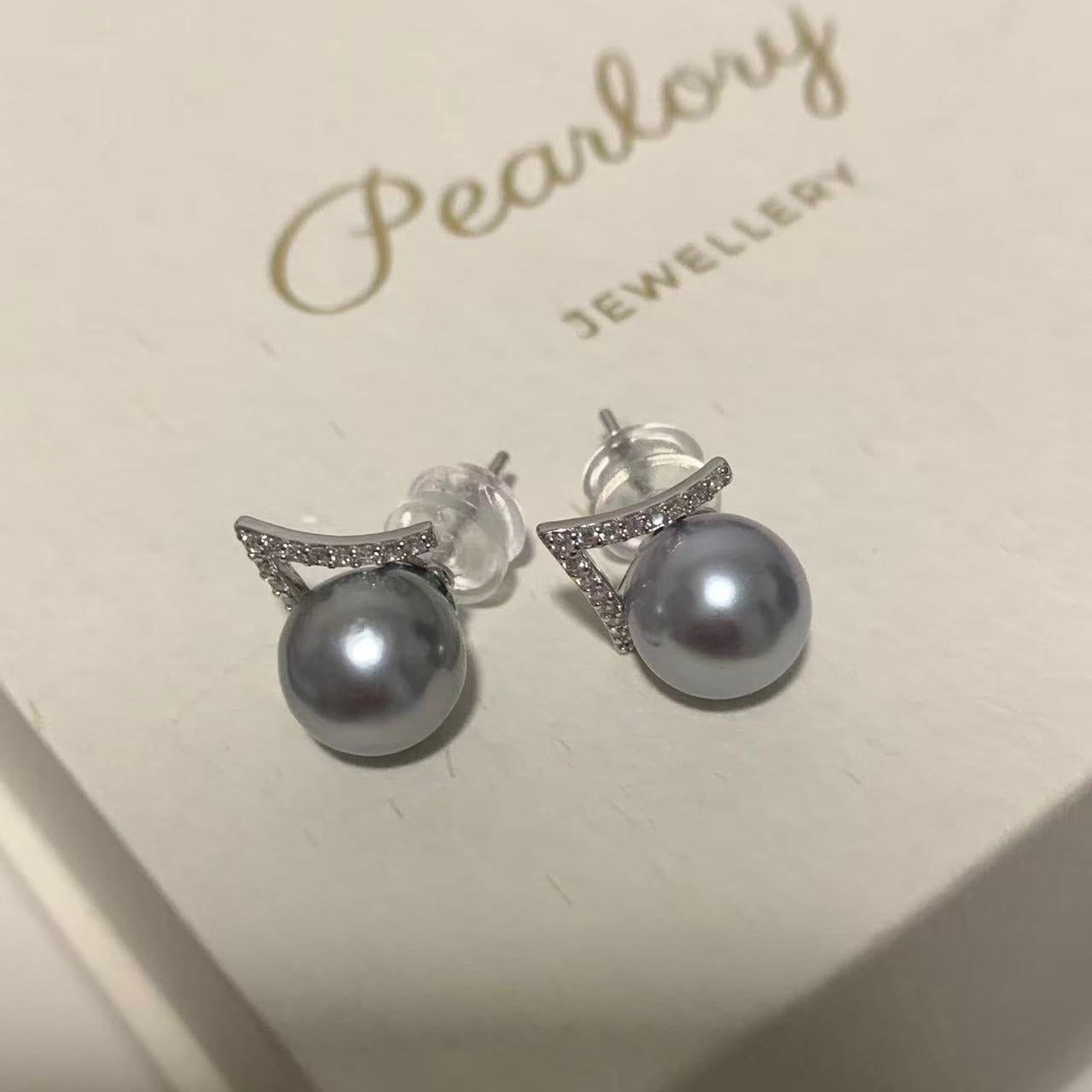 9mm V-shaped Tahitian Pearl Stud Earrings